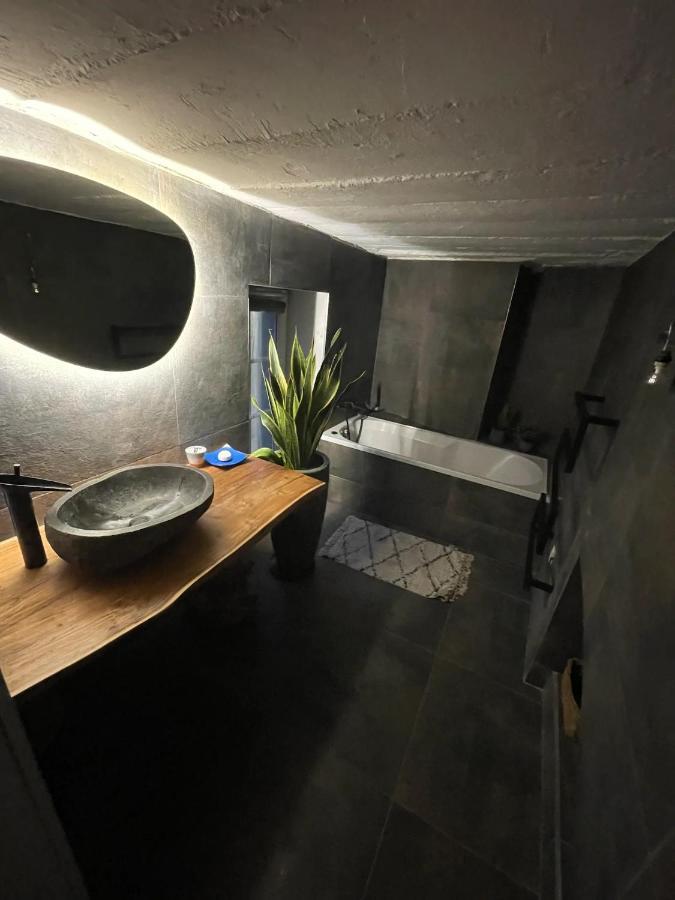 Appart 110M2 Terrasse Climatise Quartier Medieval Clermont-Ferrand Buitenkant foto